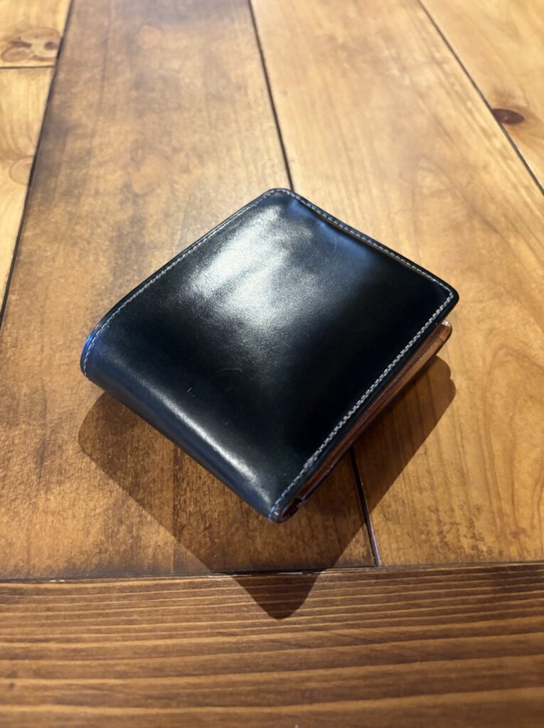 コードバン財布の俯瞰
